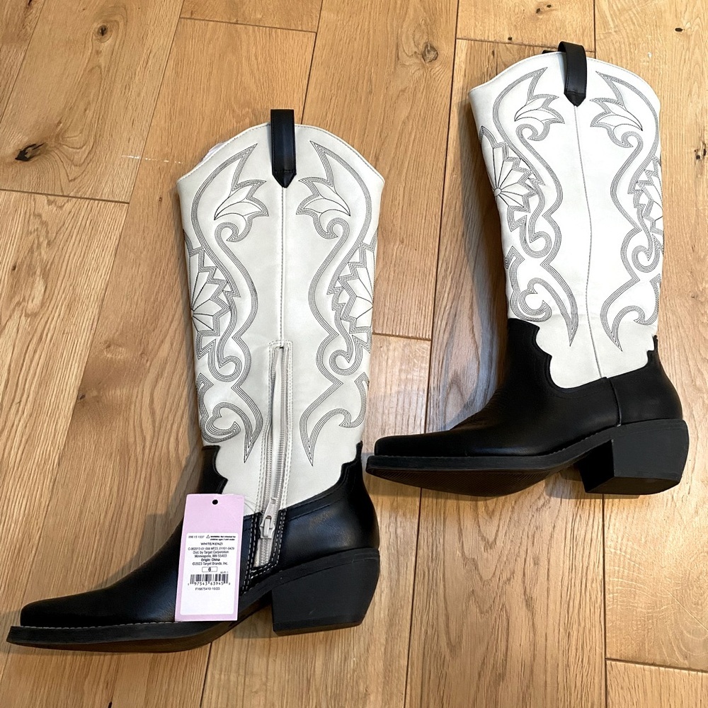 White and Black Tall cowgirl boots - Picture 2 of 11